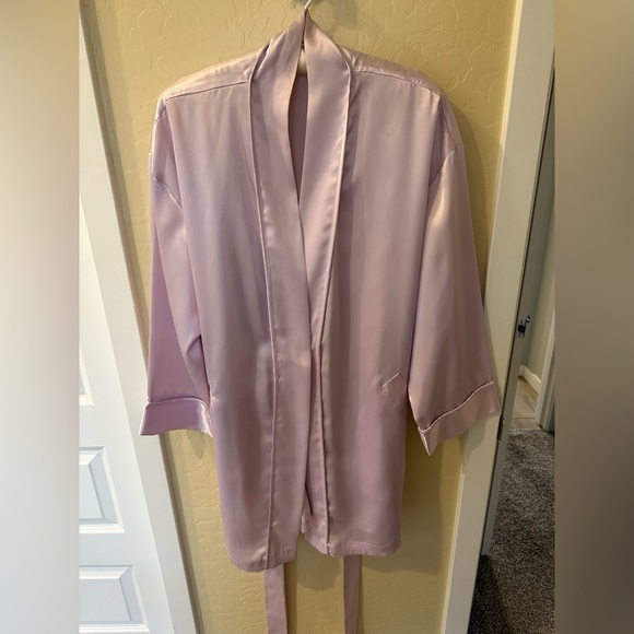 Victoria’s Secret Lavender Robe with Tie - Picture 3 of 7